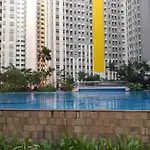Stylish And Posh Studio Springlake Summarecon Bekasi Apartment By Travelio